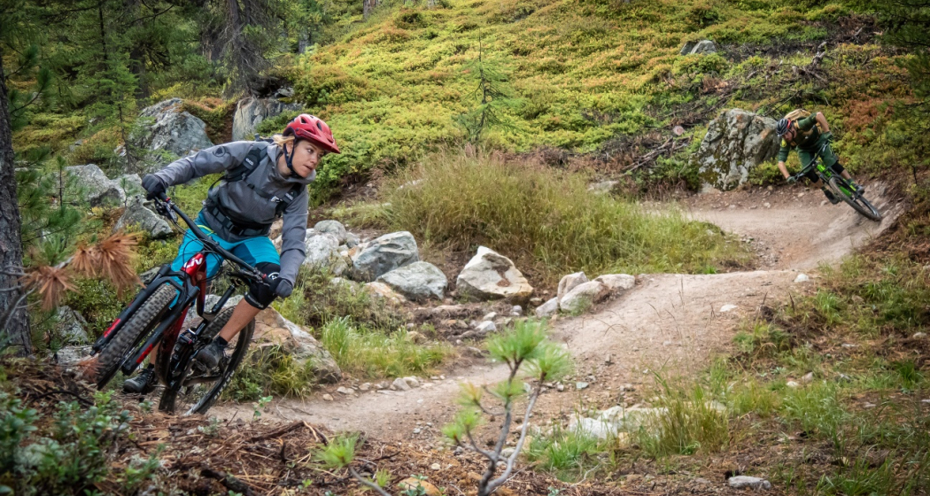 Biker auf dem Fuorcla Minor Trail Biker auf dem Fuorcla Minor Trail
