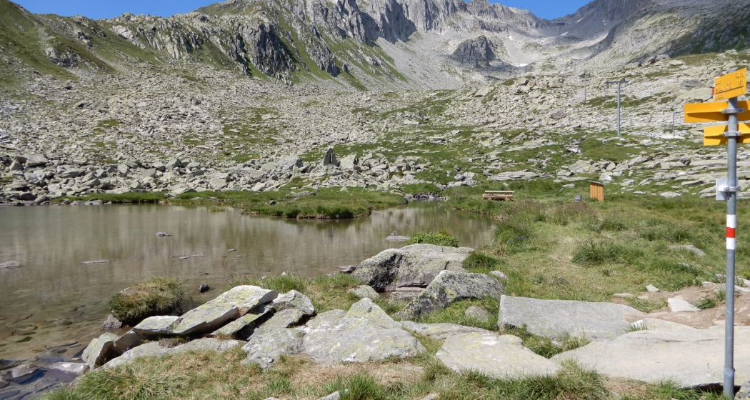 Gendusas Dadens erster See mit Grillstelle Gendusas Dadens erster See mit Grillstelle
