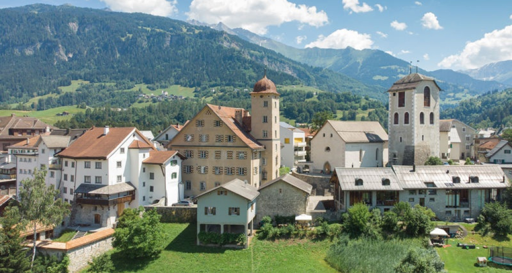 Ilanzer Altstadt und die Casa Gronda im Mittelpunkt Ilanzer Altstadt und die Casa Gronda im Mittelpunkt