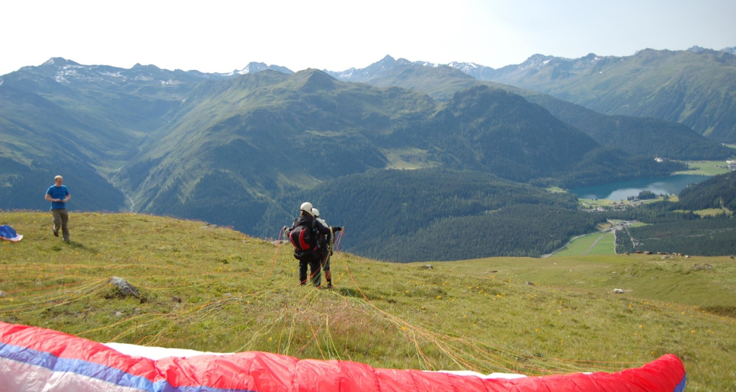 Aussichtsreiche Wanderung vom Seehof Seeli über Wolfgang und Unter-Laret zum Klosters Platz (oua_45097730_image) Aussichtsreiche Wanderung vom Seehof Seeli über Wolfgang und Unter-Laret zum Klosters Platz (oua_45097730_image)