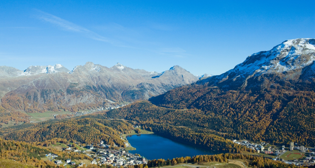 Sicht hinunter auf St. Moritz Sicht hinunter auf St. Moritz