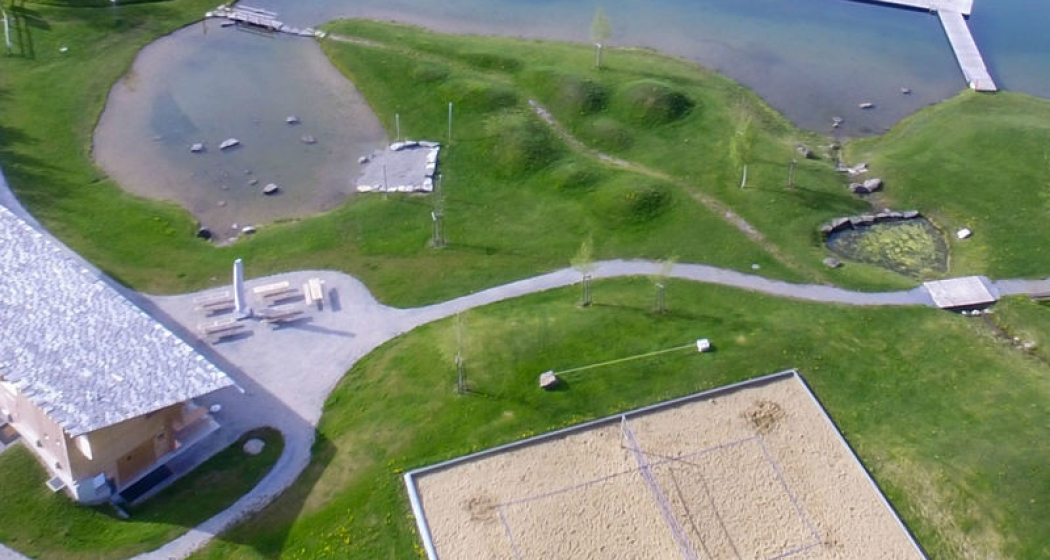 Beachvolleyballfeld aus der Vogelperspektive