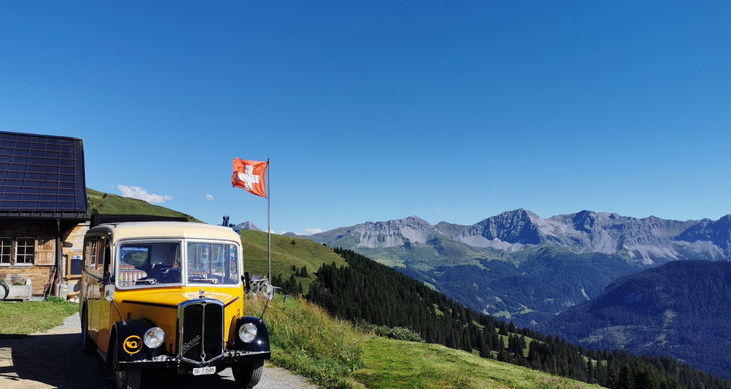 Nostalgie-Postauto bei der Hochwanghütte Nostalgie-Postauto bei der Hochwanghütte