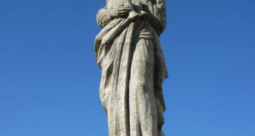 Statue der Mutter Gottes