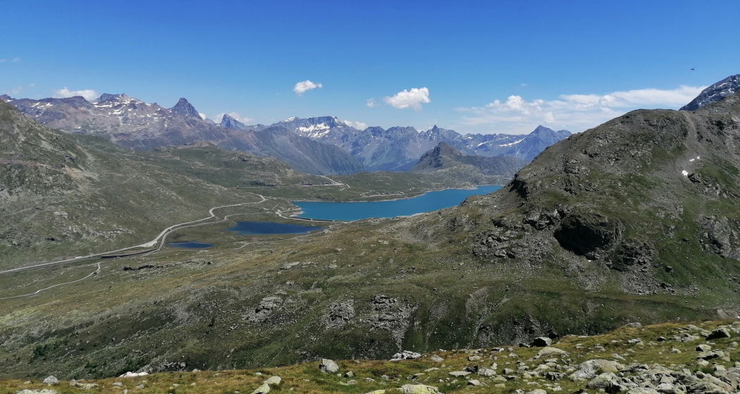 Blick runter zum Berninapass Blick runter zum Berninapass