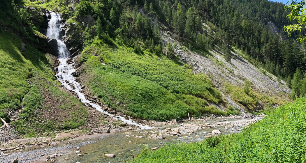 Wasserfall bei Grillstelle Wasserfall bei Grillstelle