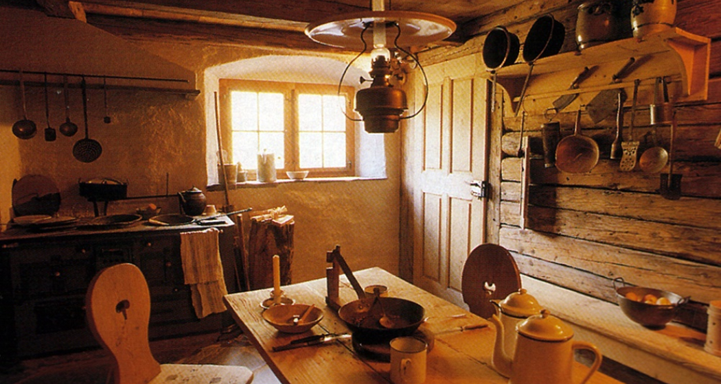 Die Küche im Heidihaus in Maienfeld Die Küche im Heidihaus in Maienfeld