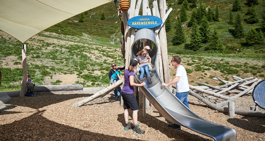 Rutschbahn Erlebnisspielplatz Bärenschule Rutschbahn Erlebnisspielplatz Bärenschule