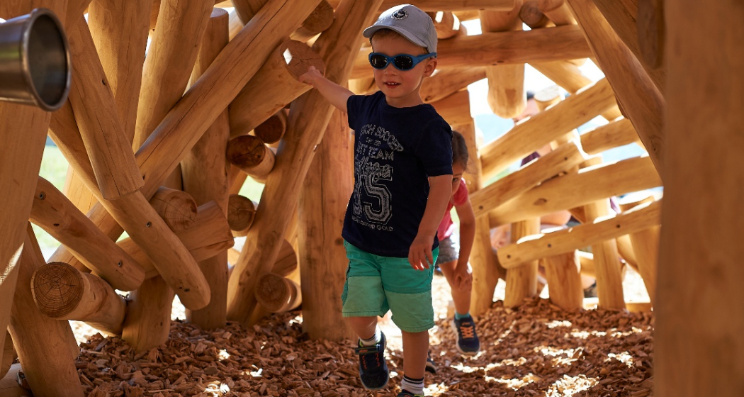 Höhle Erlebnisspielplatz Bärenschule Höhle Erlebnisspielplatz Bärenschule