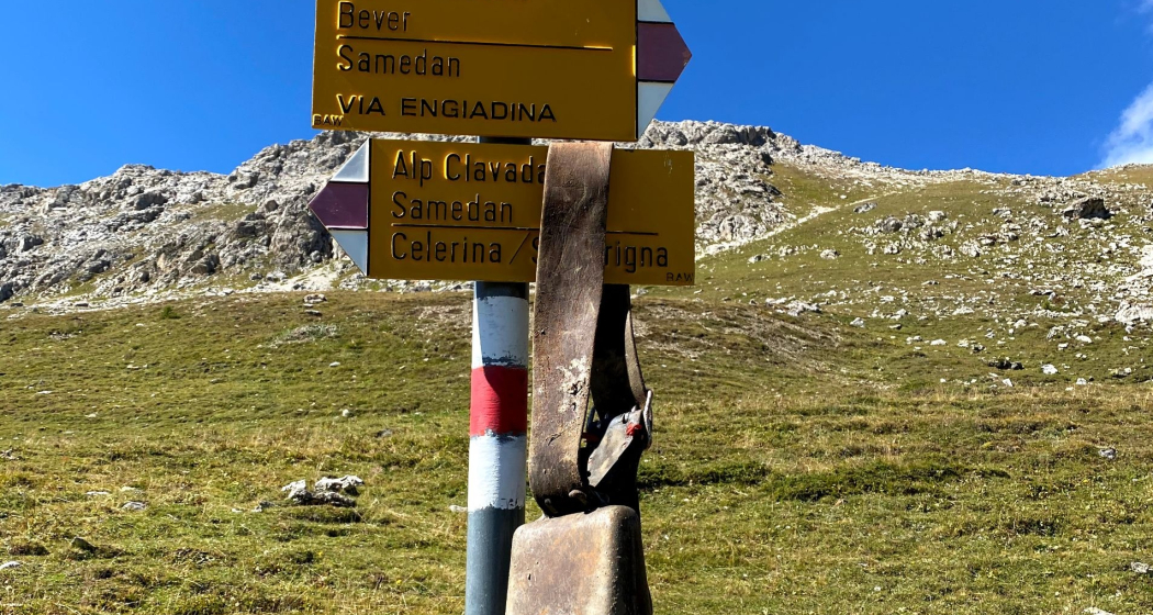 Abzweigung zur Alp Clavadatsch Abzweigung zur Alp Clavadatsch