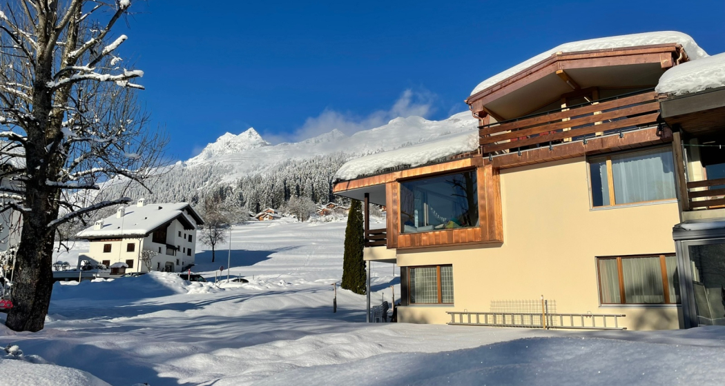 Ferienwohnung Casa Cambrus - Aussenansicht Winter