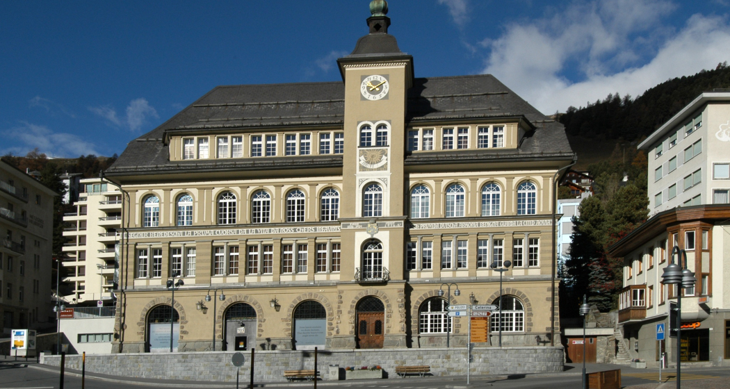 Dokumentationsbibliothek St. Moritz (oua_604475459_image) Dokumentationsbibliothek St. Moritz (oua_604475459_image)