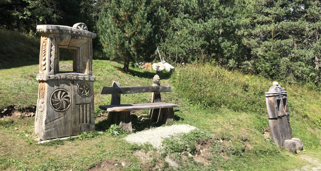 Sitzbank Schellenursliweg (oua_604489090_image) Sitzbank Schellenursliweg (oua_604489090_image)