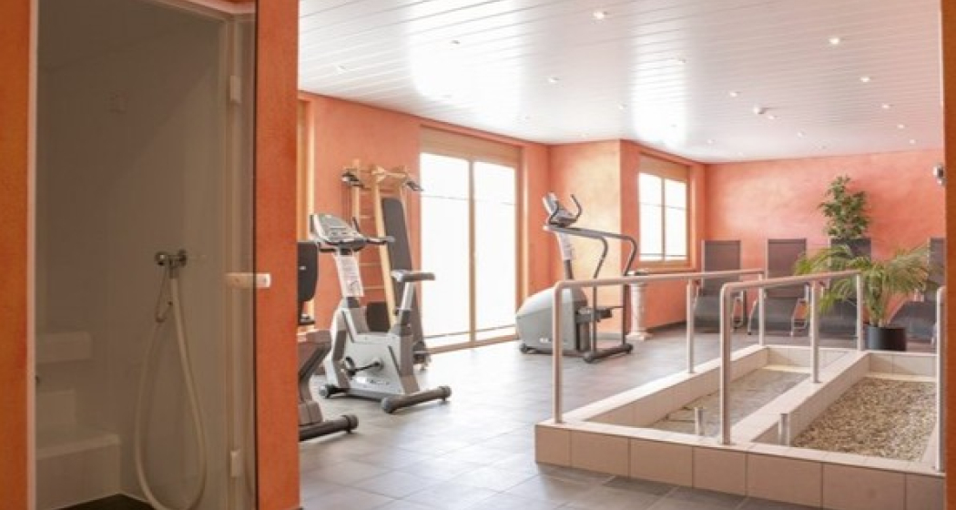 Fitness, Dampfbad und Gehbad Steinhauser Zentrum Fitness, Dampfbad und Gehbad Steinhauser Zentrum