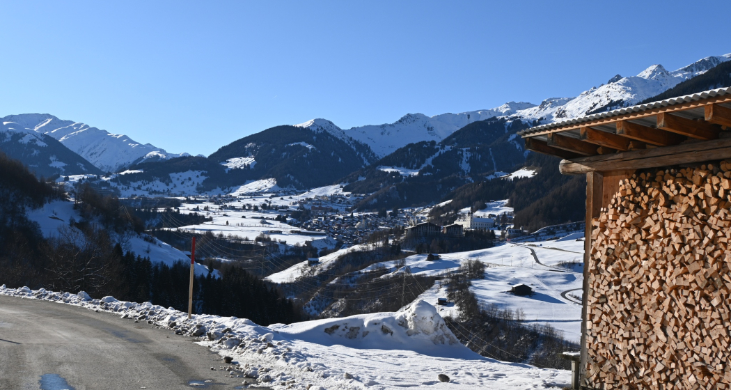 Ein Blick zurück nach Disentis Ein Blick zurück nach Disentis