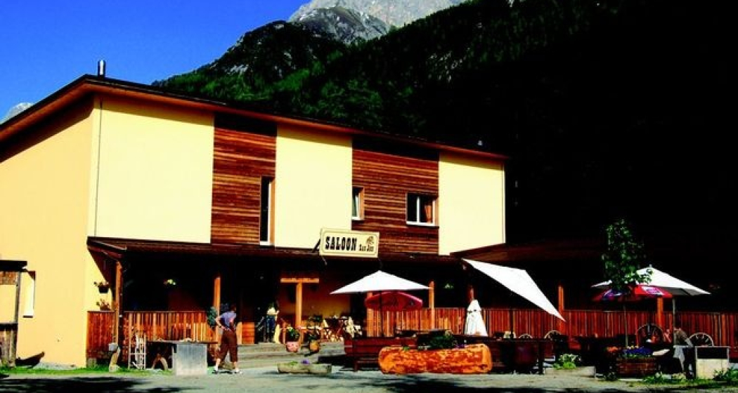 Saloon im Sommer Saloon im Sommer