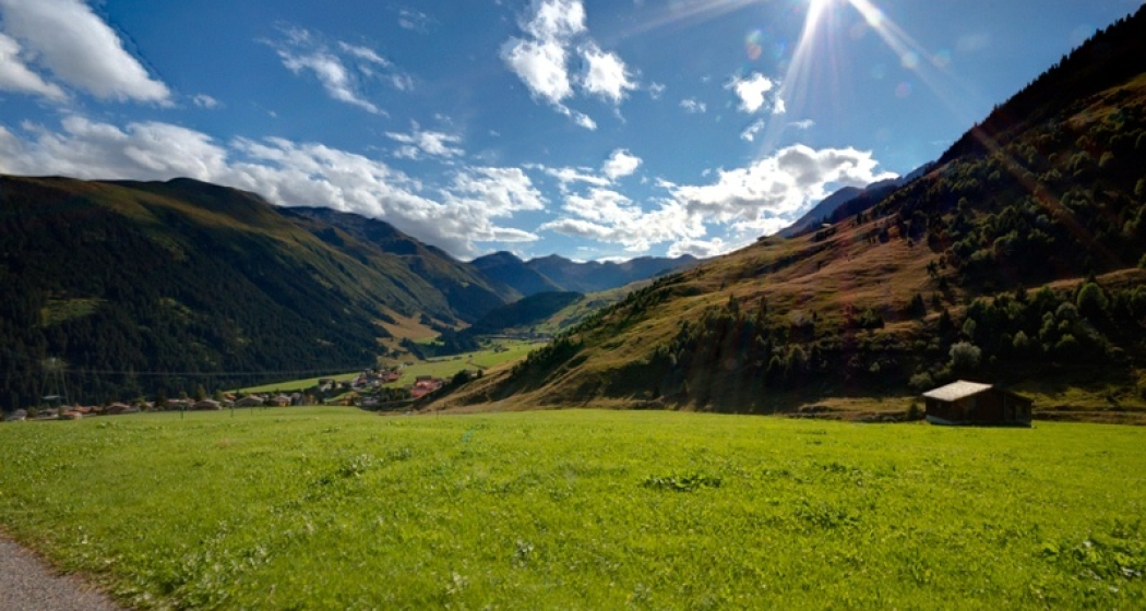 Tgèsa Garnetsch Zeller (oua_60856234_image)