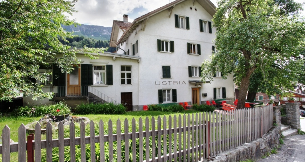 Pensiun Degonda (oua_60856809_image) Pensiun Degonda (oua_60856809_image)