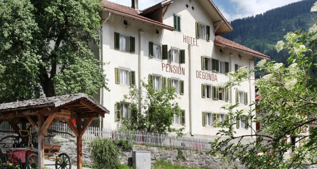 Pensiun Degonda (oua_60856812_image) Pensiun Degonda (oua_60856812_image)