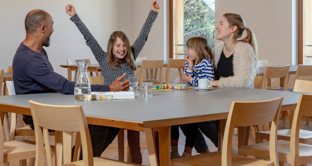 Esssaal mit Gästen Esssaal mit Gästen