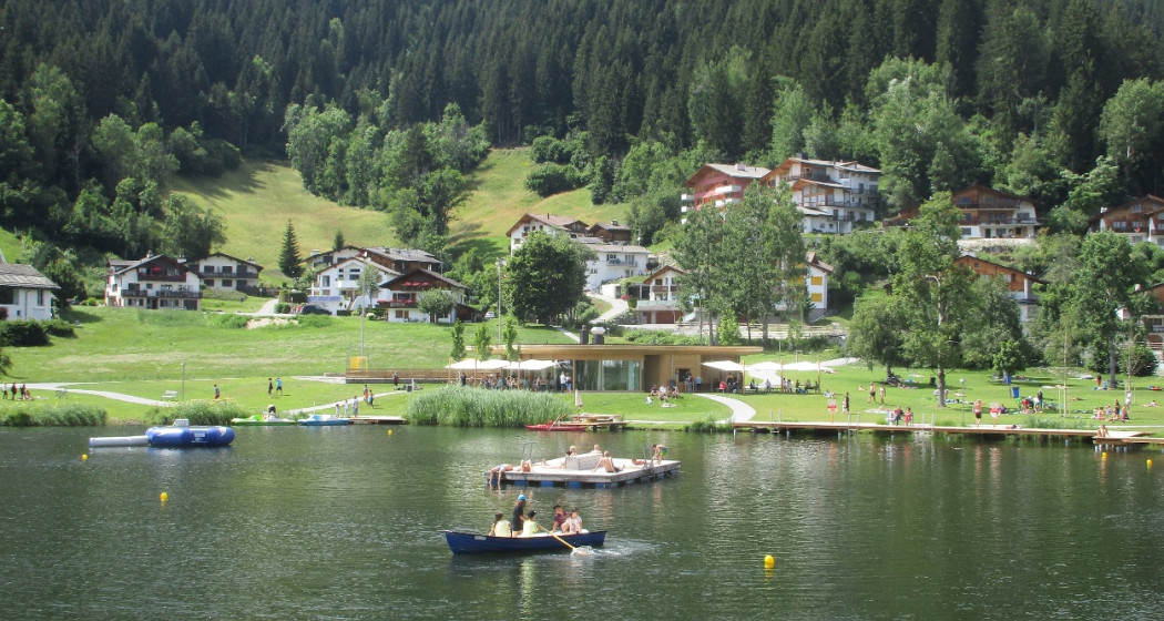 Badebetrieb am Laaxer See Badebetrieb am Laaxer See