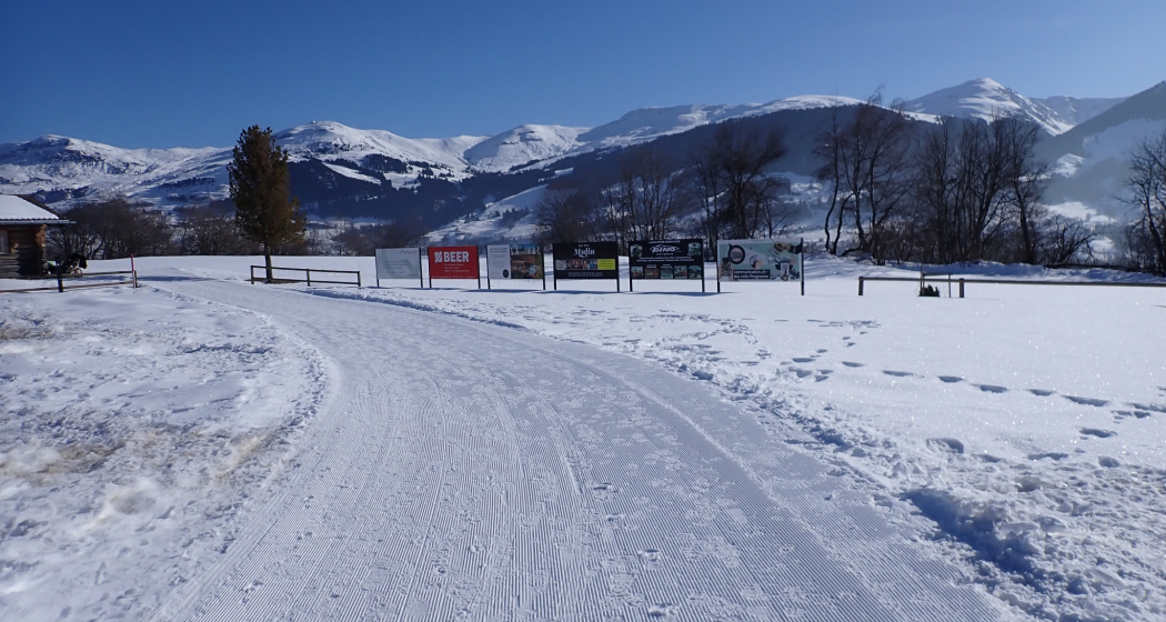 Mit Sicht in Richtung Obersaxen und Ilanz Mit Sicht in Richtung Obersaxen und Ilanz