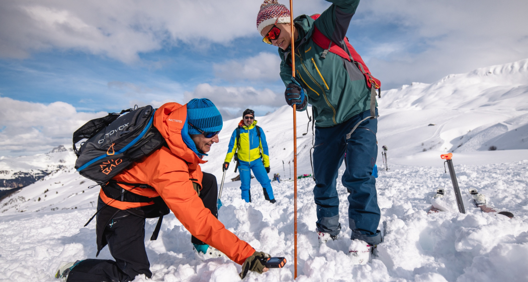 Lawinensuchfeld Fideriser Heuberge - Suche/Sondieren Lawinensuchfeld Fideriser Heuberge - Suche/Sondieren
