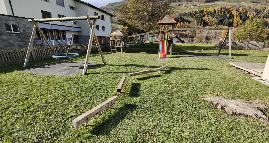 Spielplatz Kindergarten / Scoleta Zillis (oua_611519337_image)