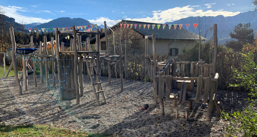 Spielplatz Paspels Schulhaus (oua_611519435_image)