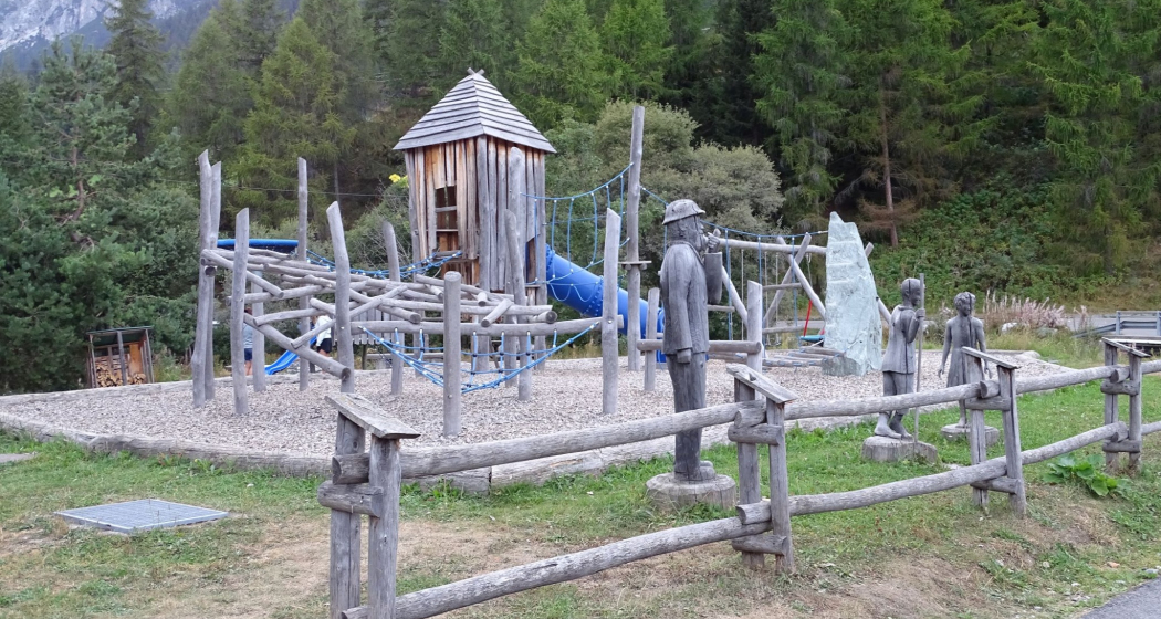 Spielplatz Sufers (oua_612633421_image)