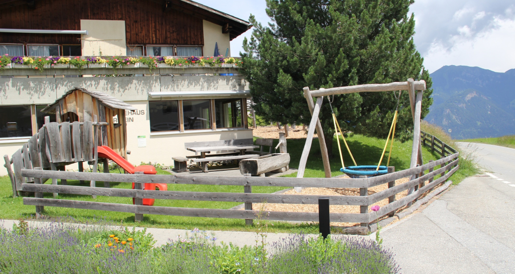 Spielplatz Gemeindehaus Urmein (oua_612633432_image)