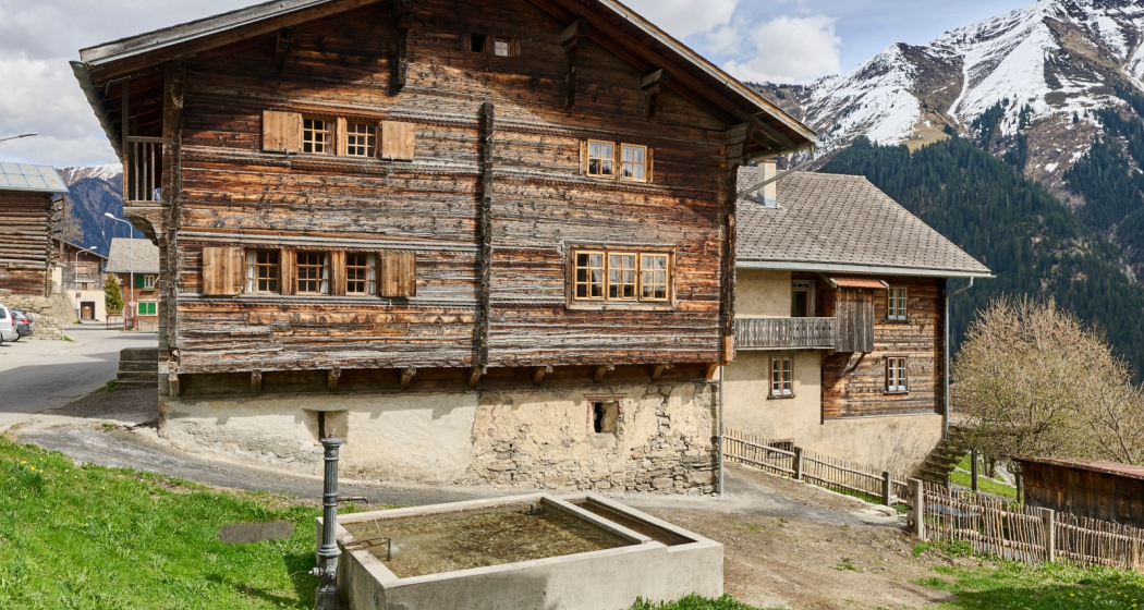 Ferienwohnung Casa Fontauna - Ansicht Sommer