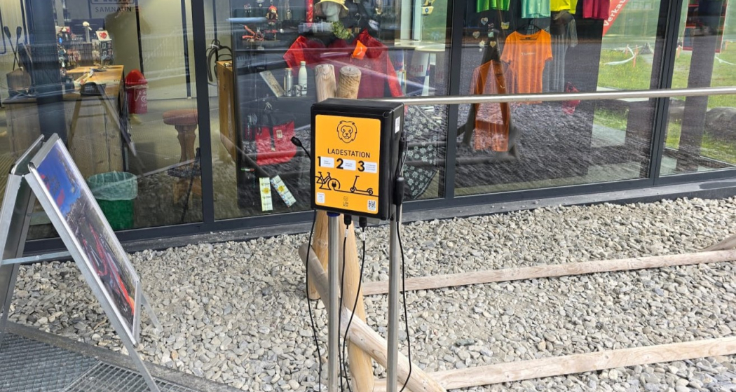 E-Bike Ladestation Alptrider Sattel (oua_616767281_image) E-Bike Ladestation Alptrider Sattel (oua_616767281_image)