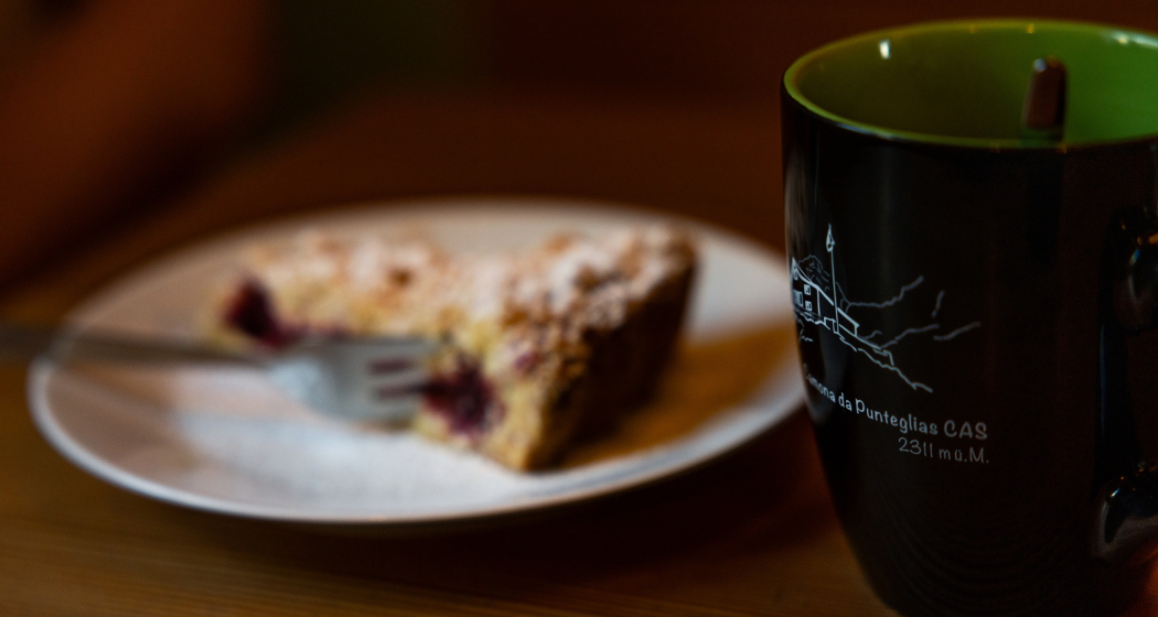 Kaffee und Kuchen in der Camona da Punteglias
