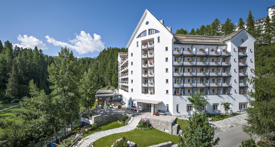 Hotel Schweizerhof Sils Maria - Pop Up Bar (oua_620271598_image) Hotel Schweizerhof Sils Maria - Pop Up Bar (oua_620271598_image)