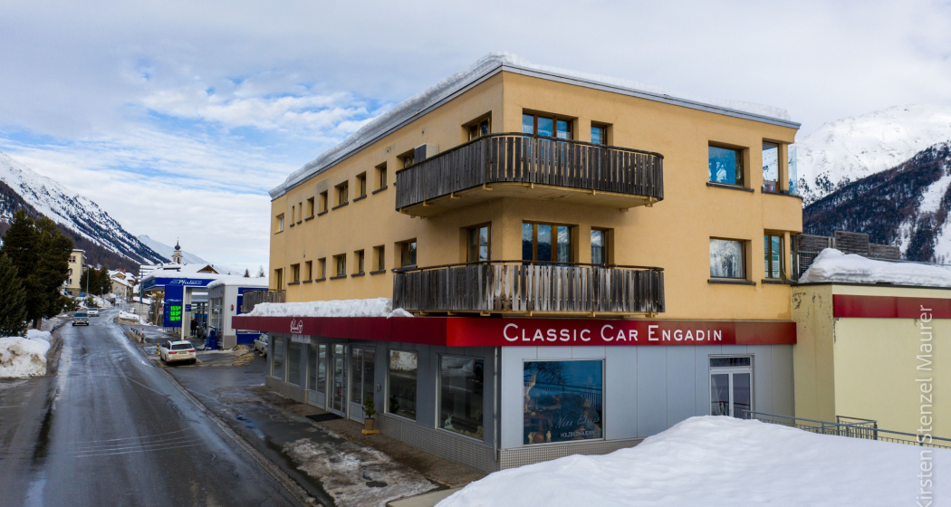 Holzbildhauerin Nora Engels (oua_620278439_image) Holzbildhauerin Nora Engels (oua_620278439_image)