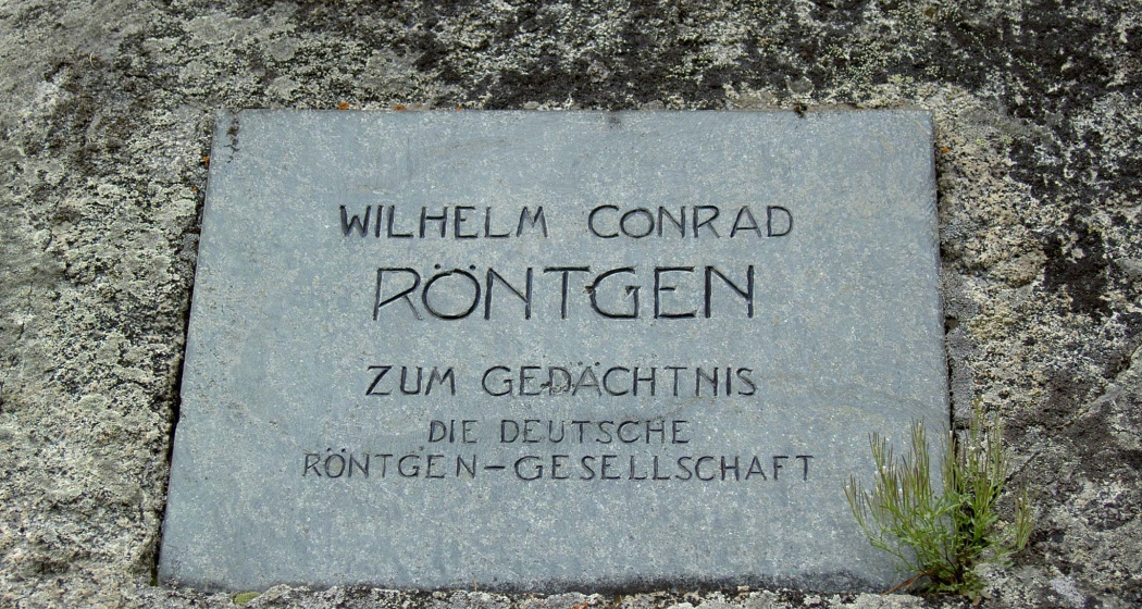 Röntgenplatz - Gedenktafel Wilhelm Conrad Röntgen (1845-1923) (oua_620278939_image) Röntgenplatz - Gedenktafel Wilhelm Conrad Röntgen (1845-1923) (oua_620278939_image)