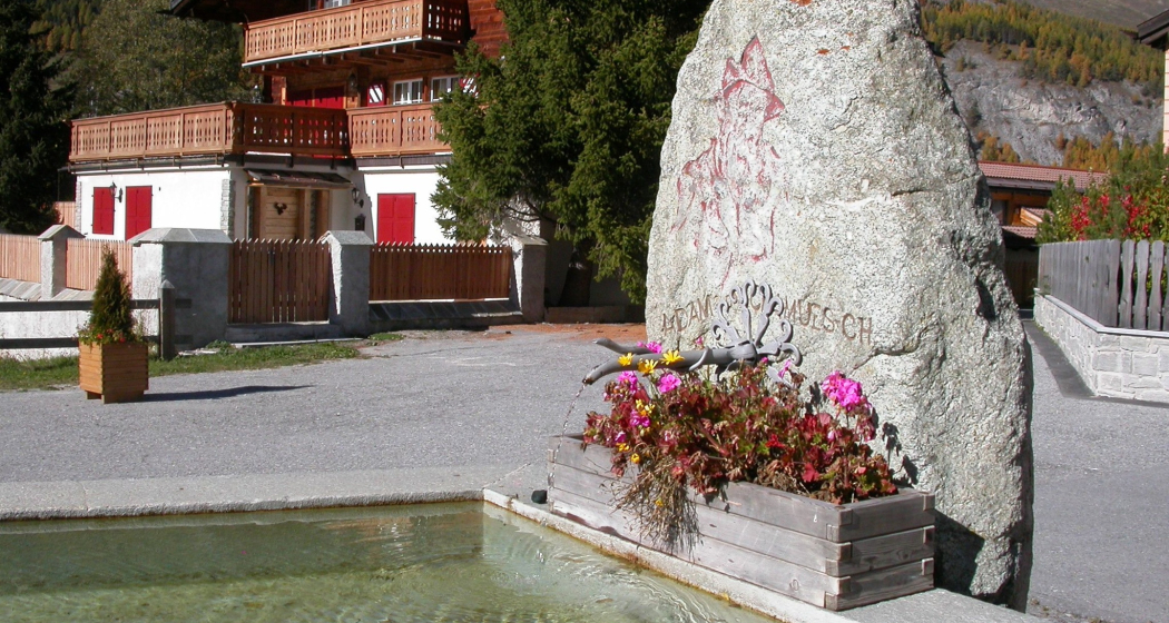 Brunnen Adam da Chamues-ch (oua_620279026_image) Brunnen Adam da Chamues-ch (oua_620279026_image)