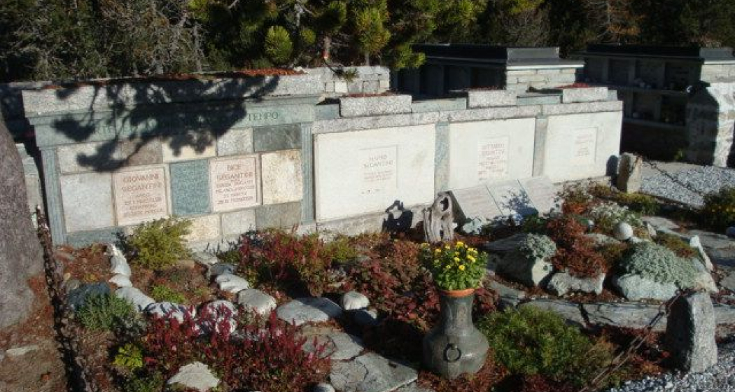 Bergfriedhof Maloja - Segantini-Grab (oua_620279036_image) Bergfriedhof Maloja - Segantini-Grab (oua_620279036_image)
