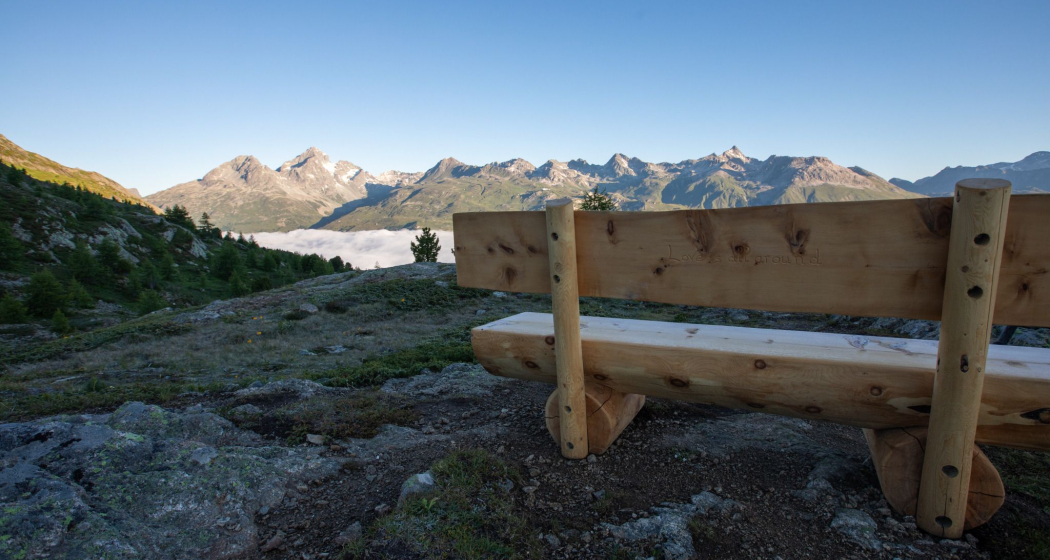 Sitzbank Muottas da Schlarigna (oua_620279232_image) Sitzbank Muottas da Schlarigna (oua_620279232_image)