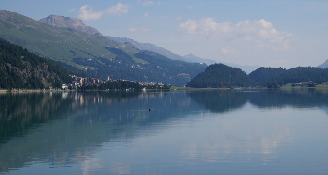 Sitzbank am Silvaplanersee (Silserebene) (oua_620279278_image) Sitzbank am Silvaplanersee (Silserebene) (oua_620279278_image)