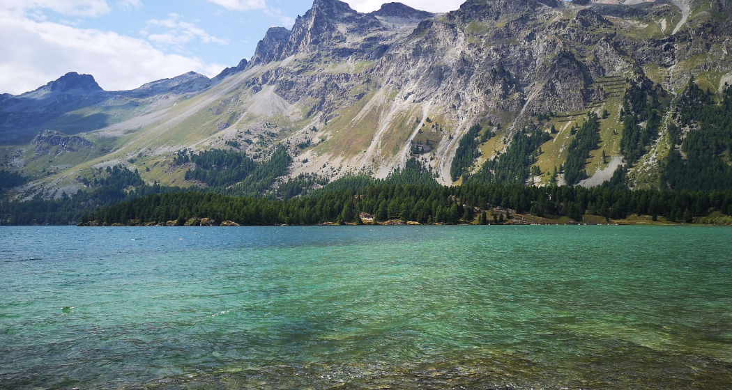 Sitzbank "che bels mumaints" am Silsersee (oua_620279818_image) Sitzbank "che bels mumaints" am Silsersee (oua_620279818_image)