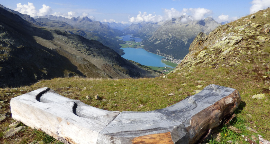 Sitzbank Piz da l'Ova Cotschna (oua_620279821_image) Sitzbank Piz da l'Ova Cotschna (oua_620279821_image)