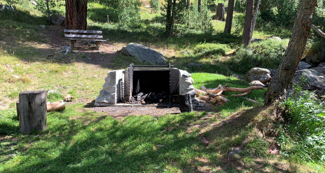 Feuerstelle beim Ovelin da la Spusa (oua_620280504_image) Feuerstelle beim Ovelin da la Spusa (oua_620280504_image)