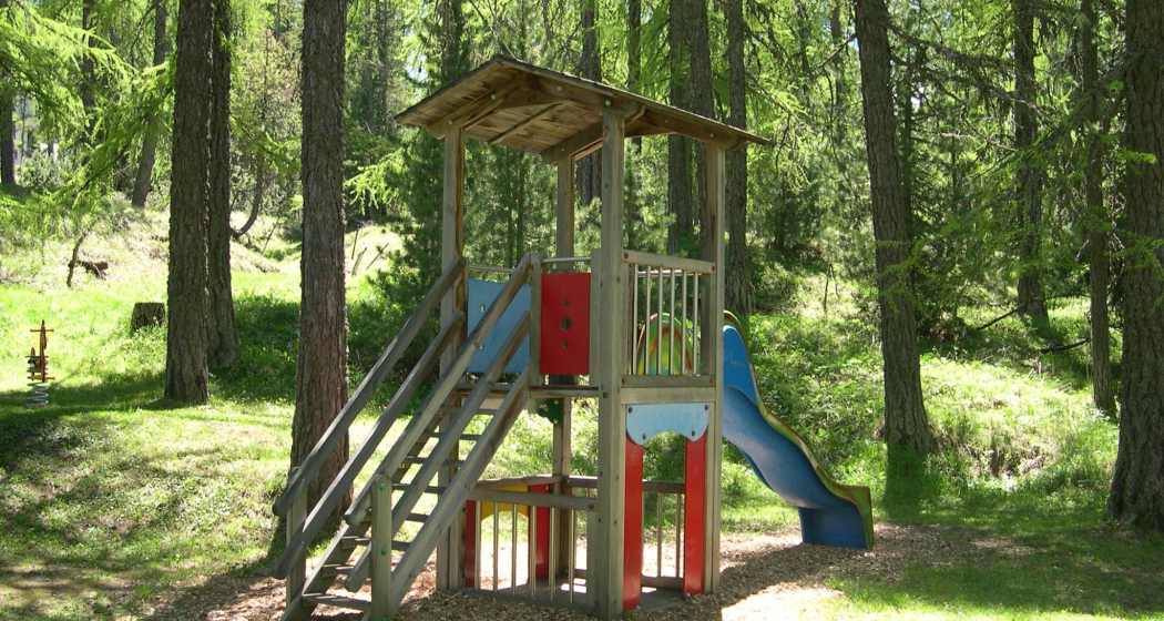 Kinderspielplatz beim Hotel Waldhaus (oua_620280627_image) Kinderspielplatz beim Hotel Waldhaus (oua_620280627_image)