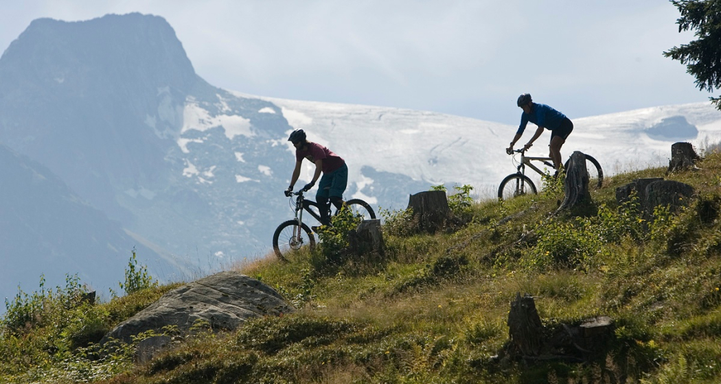 Biker mit Medelsergletscher