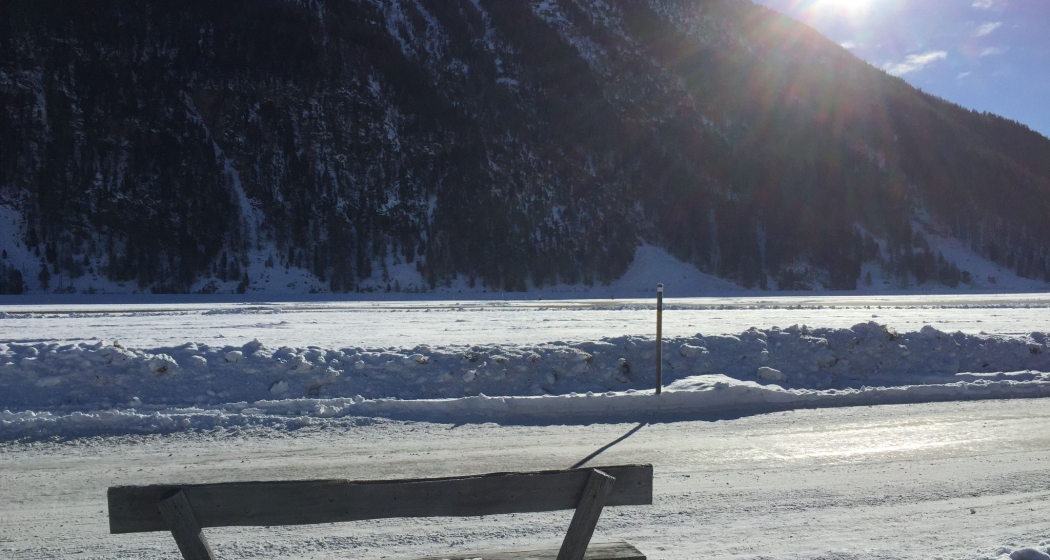 Sitzbänke Samedan Flugplatz (oua_621867095_image)