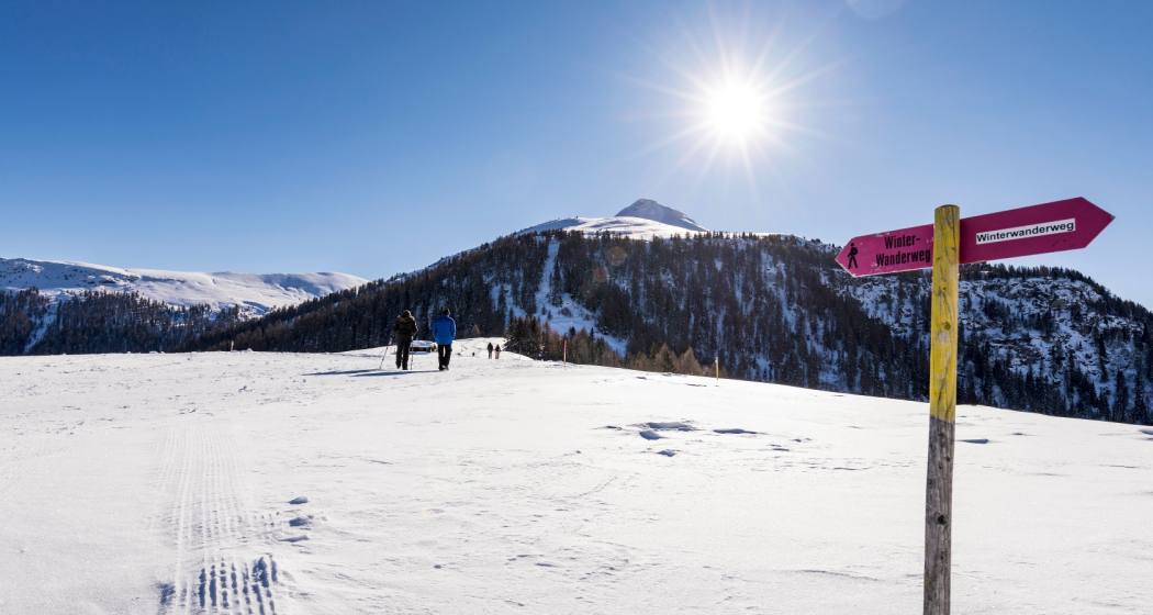 Winterwanderweg Obermutten Winterwanderweg Obermutten