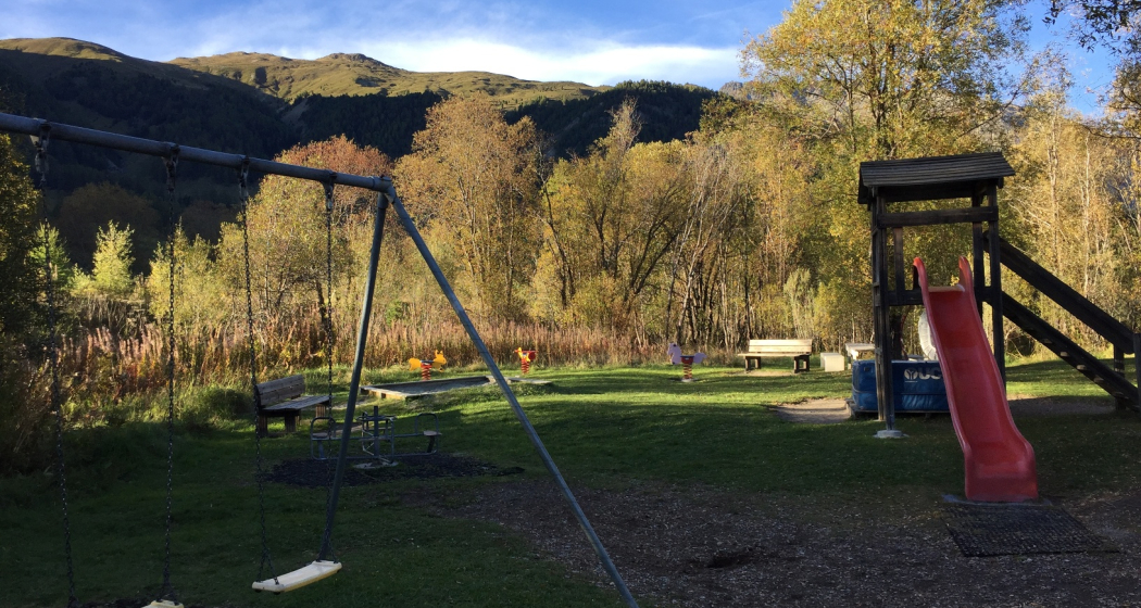 Feuerstelle und Kinderspielplatz Golfseen (oua_63104665_image) Feuerstelle und Kinderspielplatz Golfseen (oua_63104665_image)