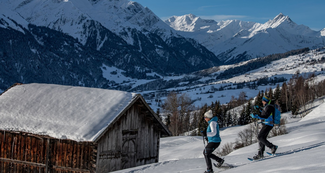 Abstieg mit dem Piz Terri im Hintergrund Abstieg mit dem Piz Terri im Hintergrund